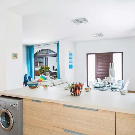 Sleeps 6 With Pool Air Con And Wifi Protaras