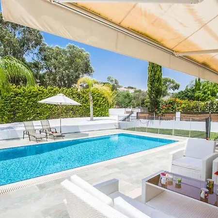Villa Sleeps 6 With Pool Air Con And Wifi Protaras