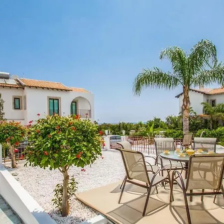 Sleeps 6 With Pool Air Con And Wifi *