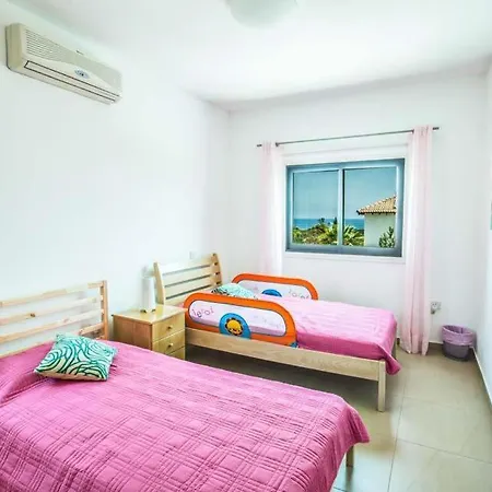 Sleeps 6 With Pool Air Con And Wifi Villa Protaras