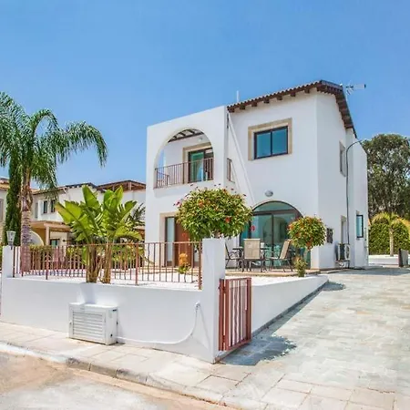 Sleeps 6 With Pool Air Con And Wifi Villa